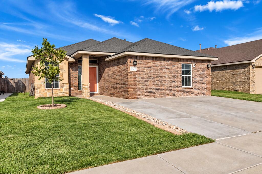 Welcome home! This spacious 4 bed- 2 bath offers functionality, an additional flex space, and plenty of versatility for a home office, play room, or second living area. Enjoy generous storage, a dedicated laundry area, a fenced backyard with NO neighbors behind and a storage shed!!! With flexible living inside and out this home is ready for its new owner!!!