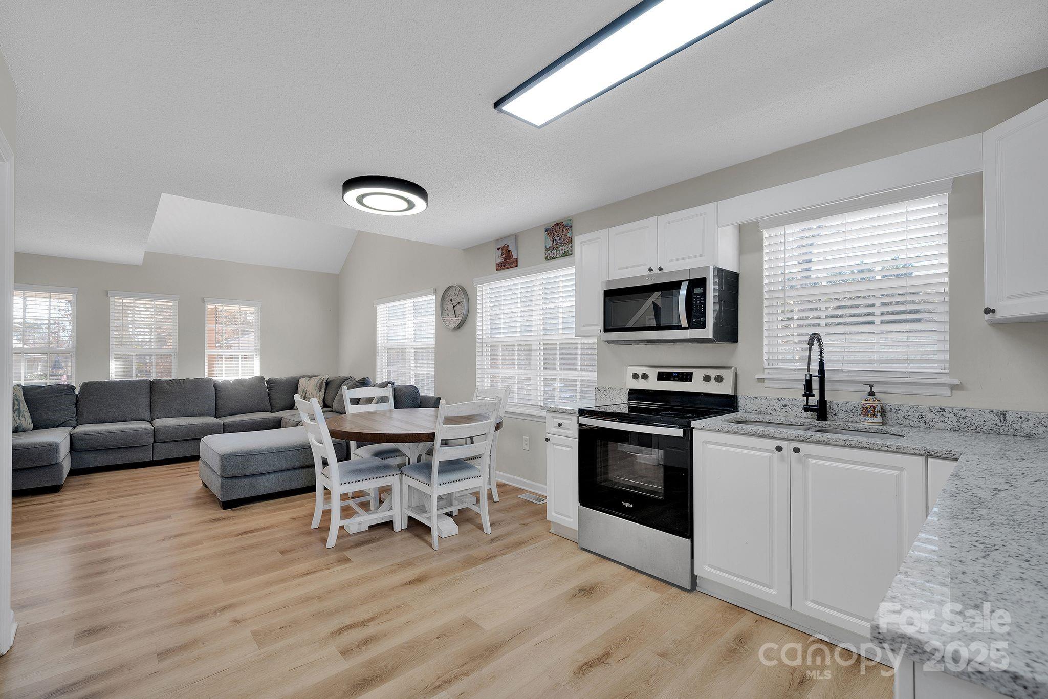 7713 Red Robin Trail