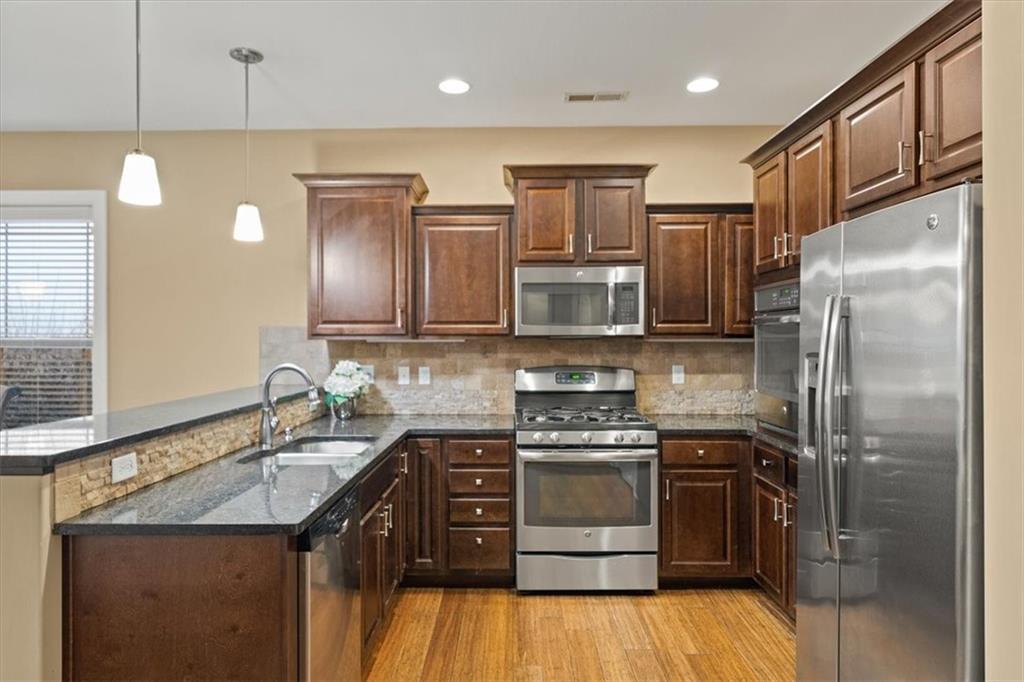 5614 Chimney Rocks Circle