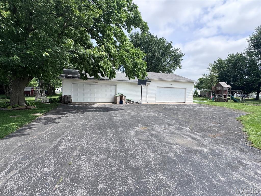 311 W Osterhout