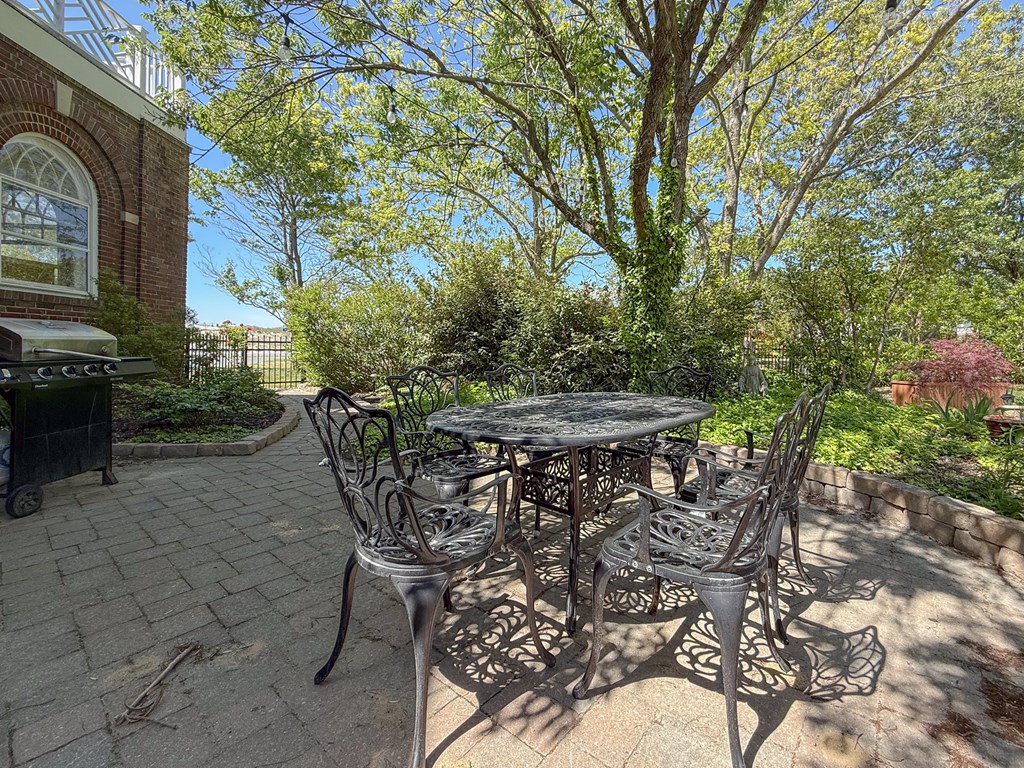 212 Bay Ave 9A