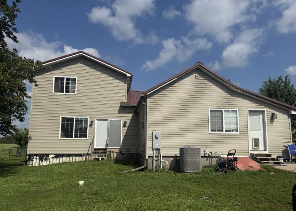 2151 E 1700th Street