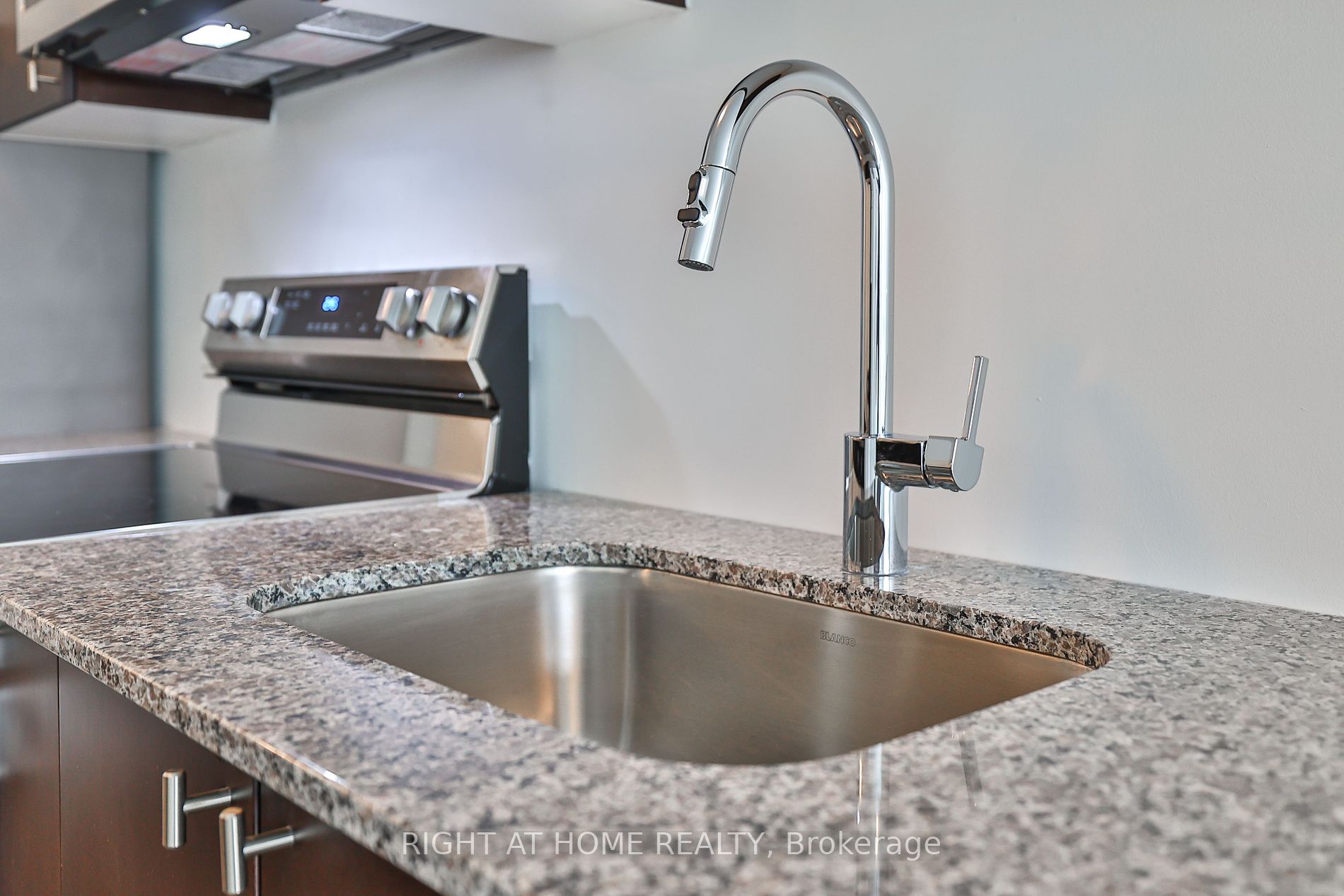 470 Gordon Krantz Ave 217