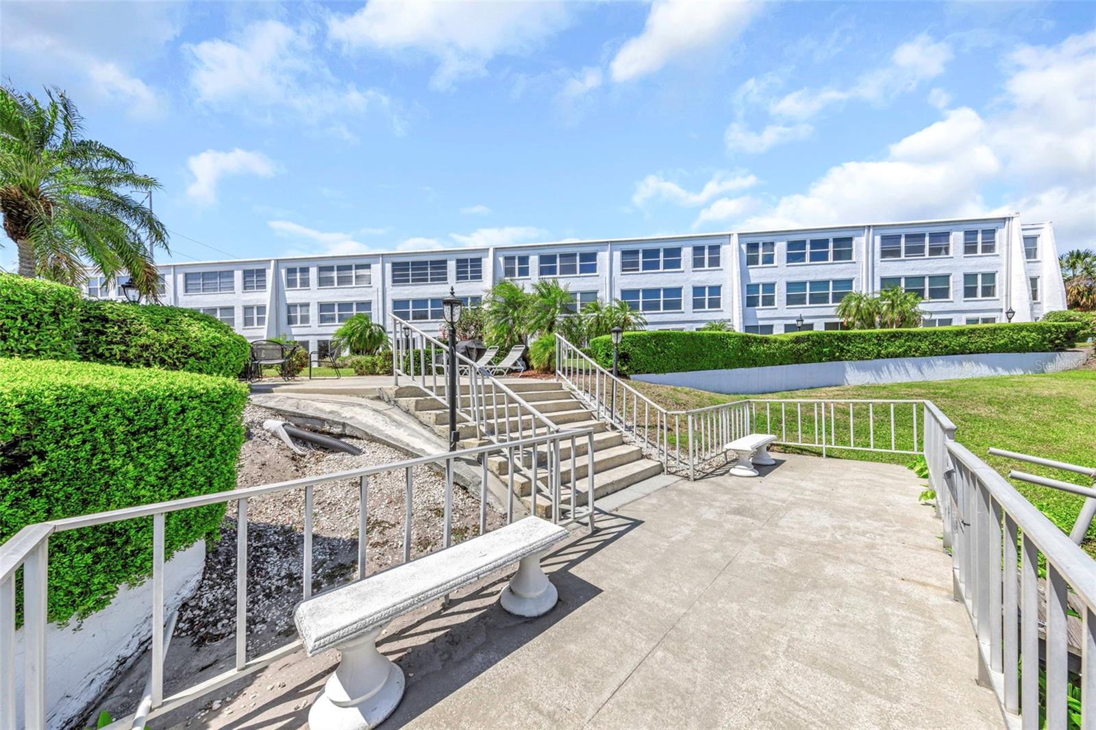 1655 S Highland Avenue I181