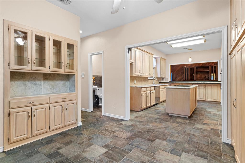 6512 Shorewood Drive
