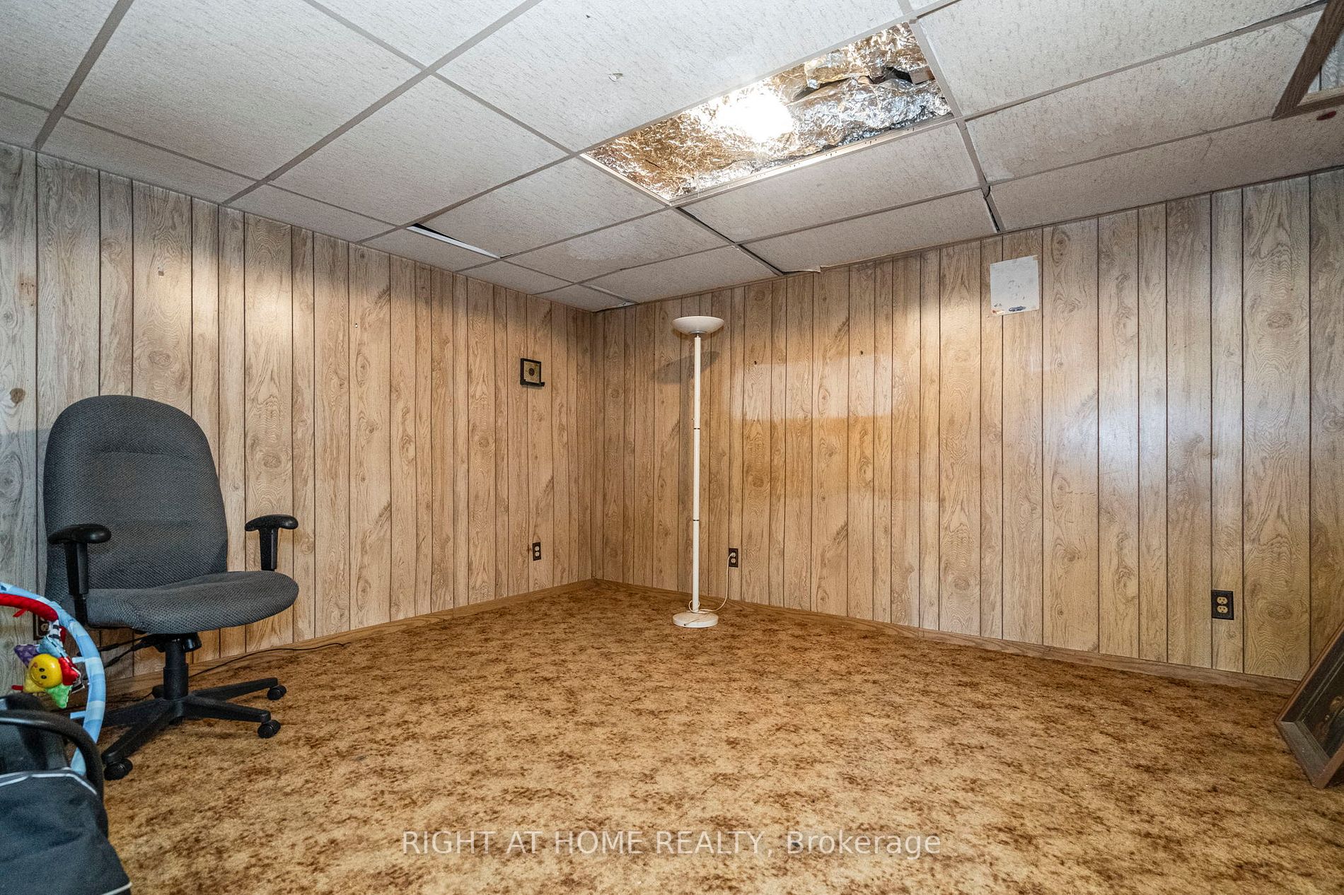 233 W Cundles Rd