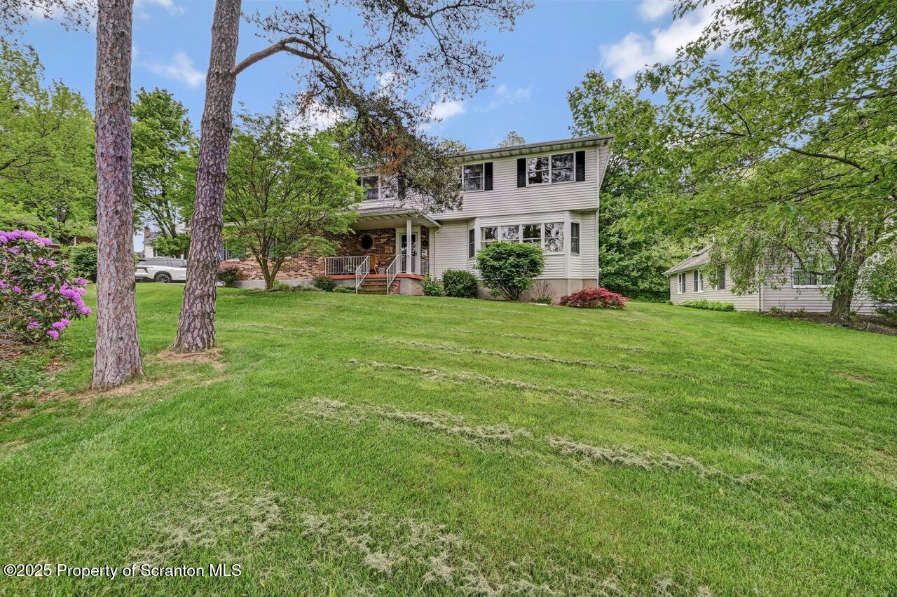 1001 Woodland Way