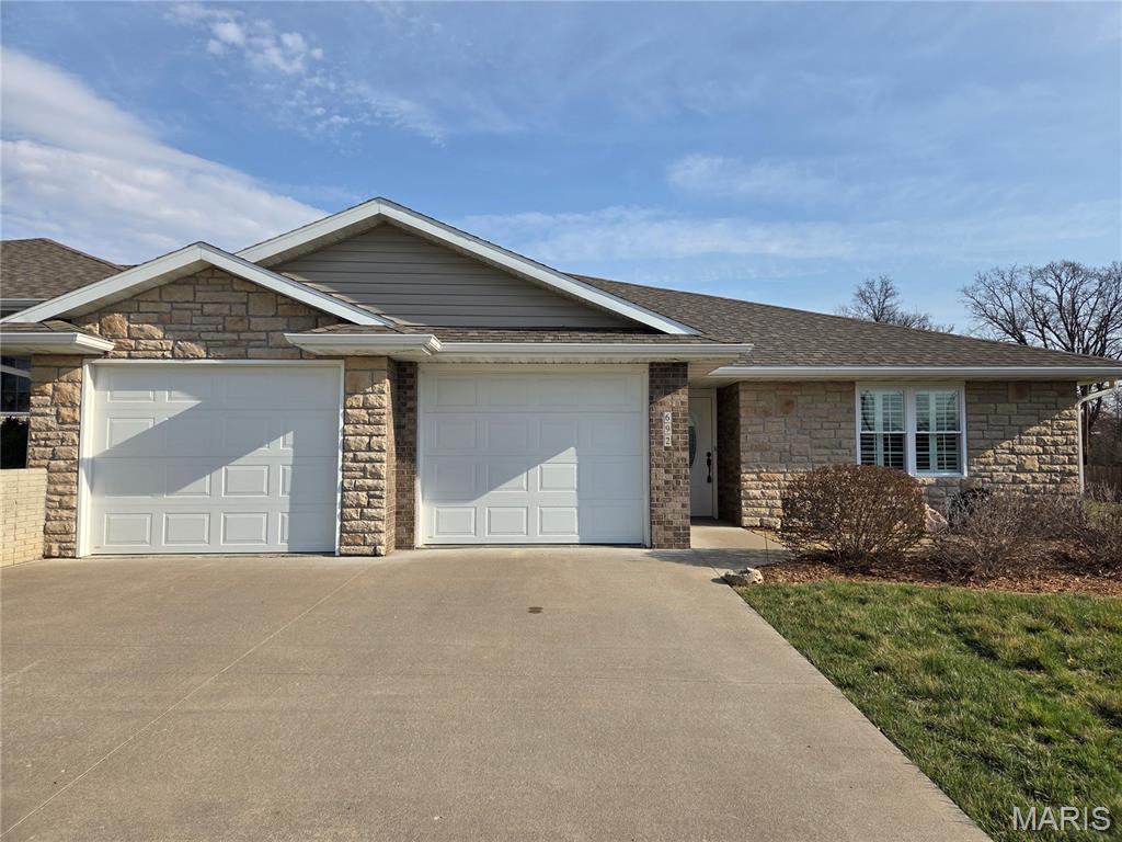 692 Hummingbird Lane