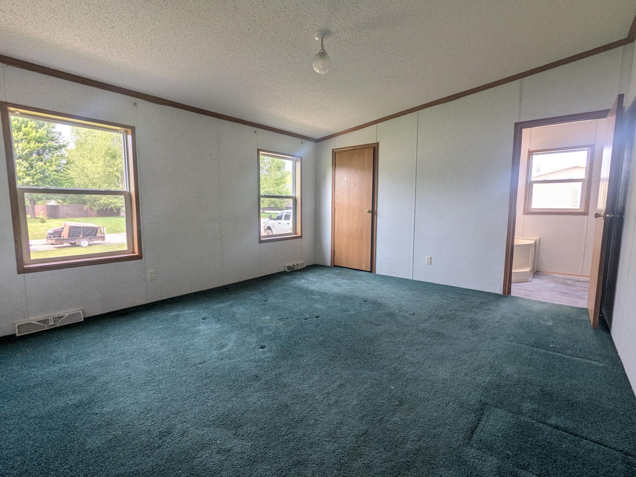 204 6th Street W