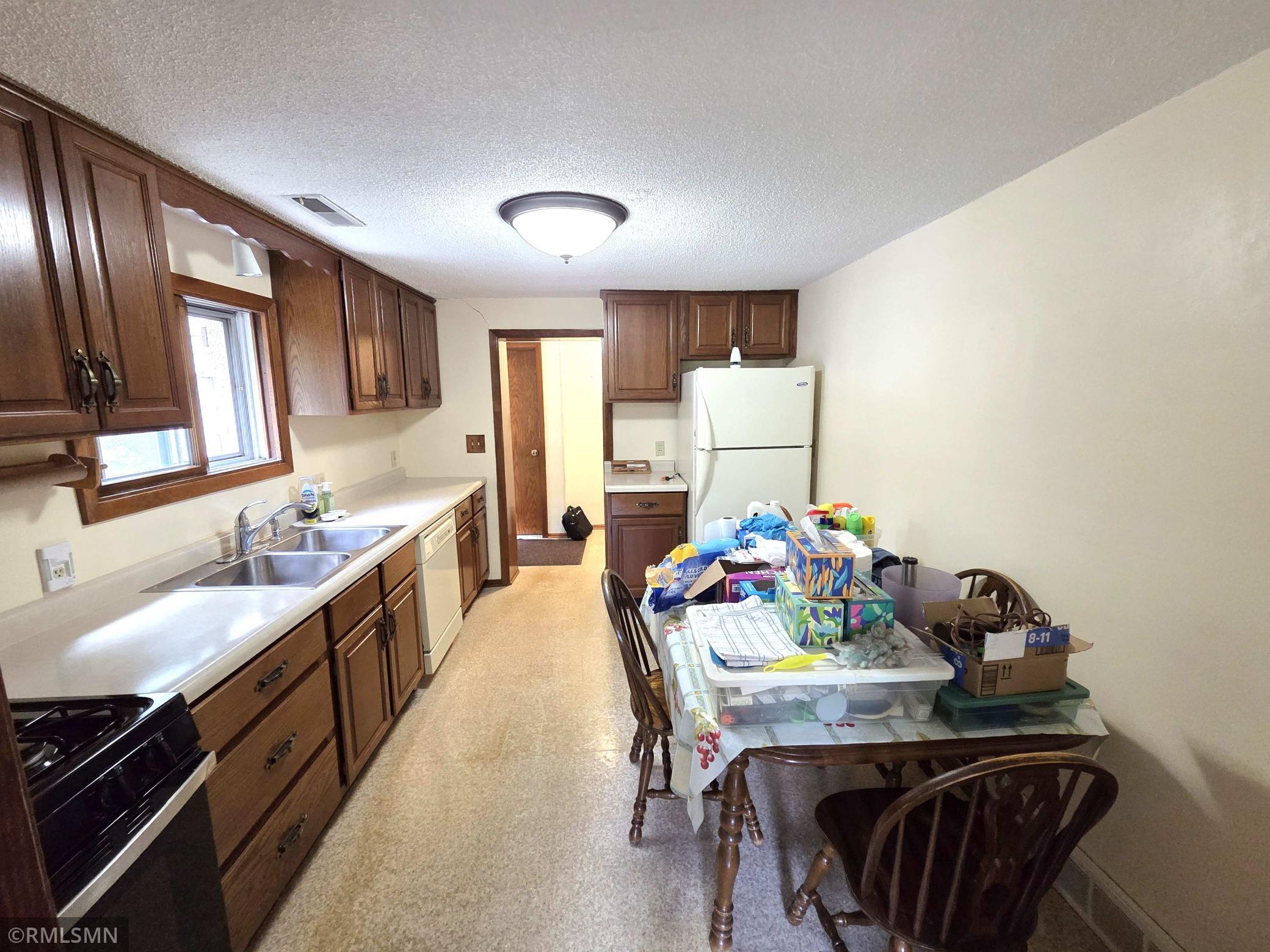 25 Woodlawn Avenue