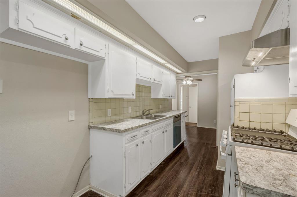 3119 Bertrand Avenue