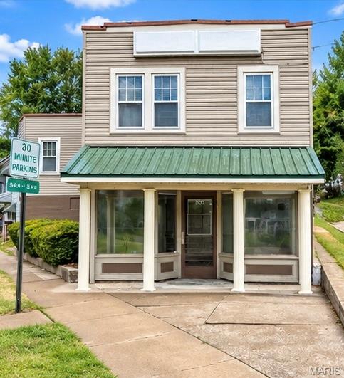 300 Grand Avenue