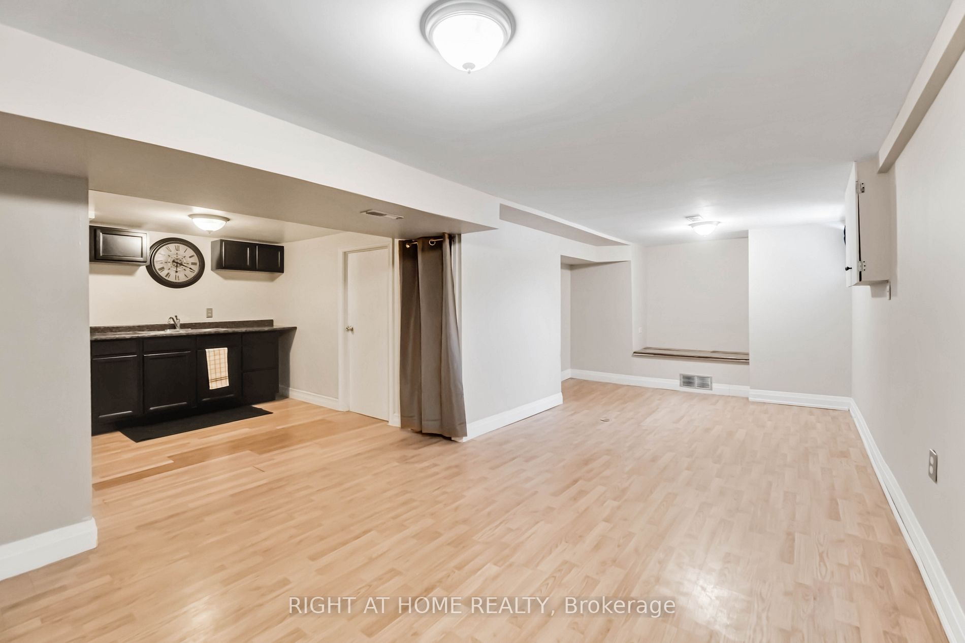 14 S Huxley Ave