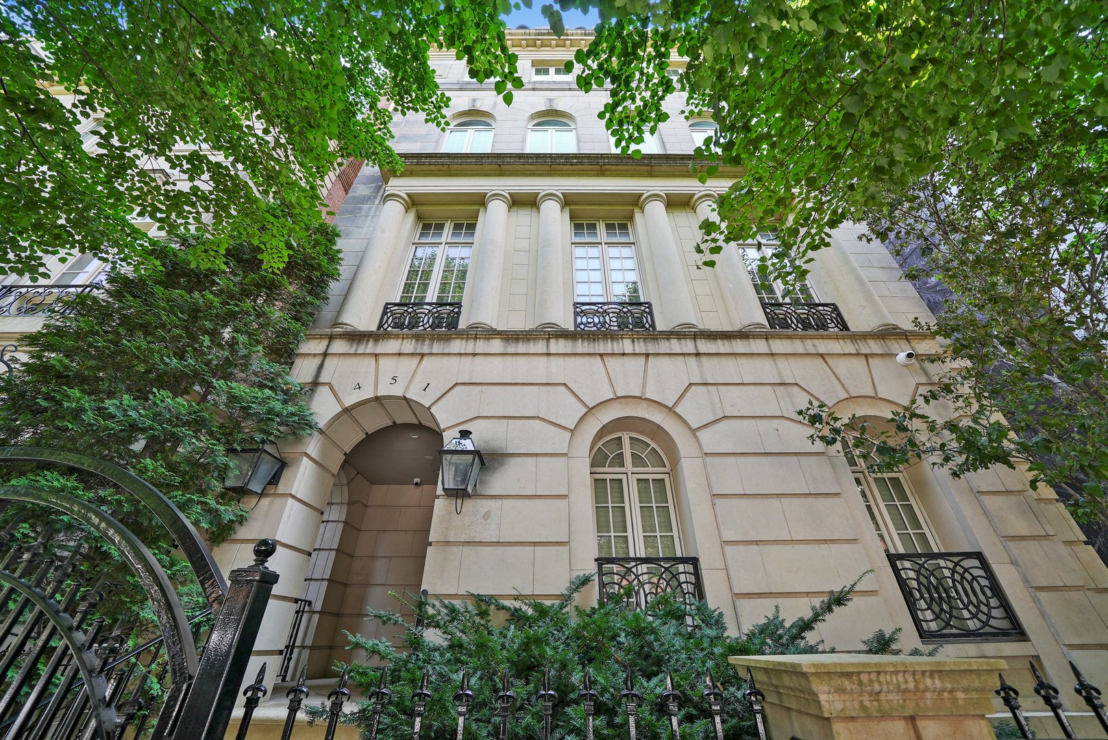 Recently completed, beautifully RENOVATED luxury at its finest within the sought-after Kingsbury Estates (including private, gated alley). Exquisite six bedroom, six full & three half bath residence offering 10,000 sq ft of ultimate living in the heart of River North.  Features include a 5-stop elevator, recreation/billard room, theatre room, wine cellar, library/office, 4 fireplaces, 2 covered terraces with adjoining mini kitchens & Viking grills, lush landscaping and in addition an entire  27'x70' roofdeck  with outdoor kitchen/grill and beverage prep, fireplace and media. Mature landscaping adds to the beauty of the City Skyline. This Home has been meticulous maintained and has upgraded technology. The 3 car heated garage is attached with gated entry.  Great proximity to Michigan Ave, East Bank Club, Erie Cafe, Starbucks, Parks and all the City has to offer. THE BEST.
