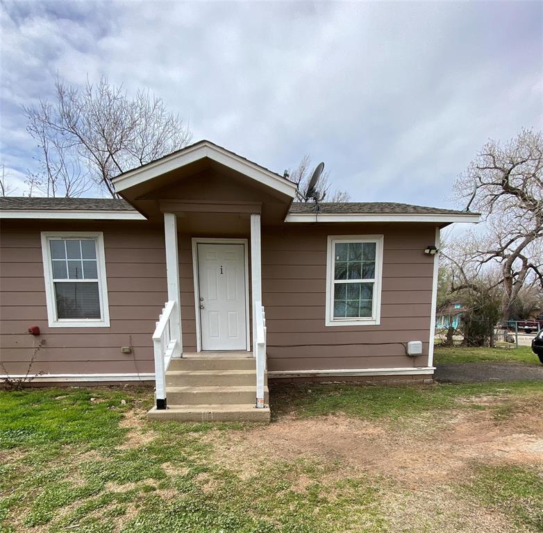 Clean and bright 2 bedroom 1 bath Unit. Water, Sewer and Trash included with rent. Tenant will pay their own electric utilities.  Nice open kitchen. Close to I-35.   Every All County Heartland Property Management residents are enrolled in the Resident Benefits Package (RBP) for an additional fee which includes liability insurance, HVAC air filter delivery, on-demand pest control, and much more! More details upon application.NO SMOKING INSIDE! Small dogs allowed after approval and additional fees.