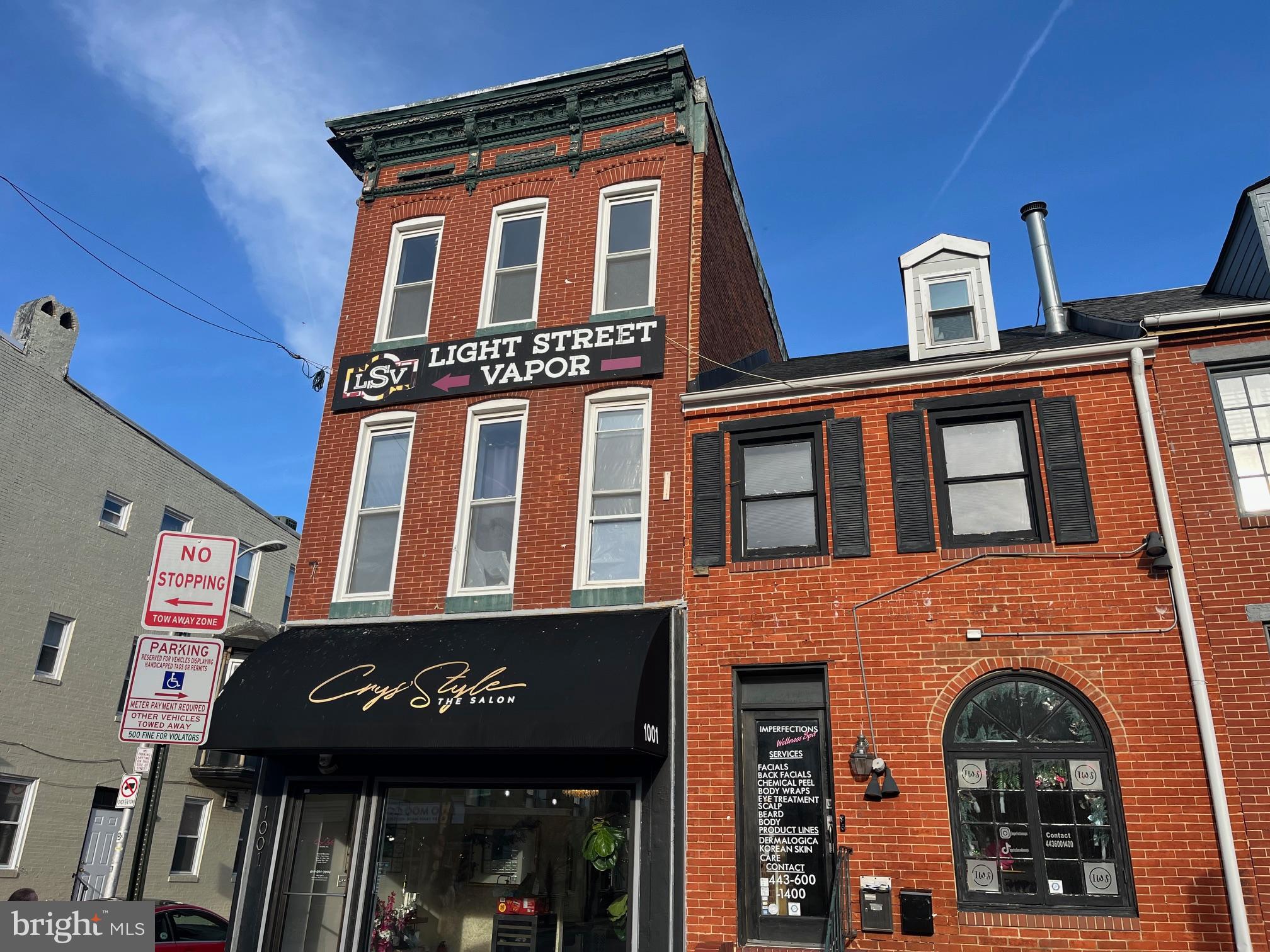 Multi-use (commercial and/or residential) third floor apartment/suite in Federal Hill featuring a living room with hardwood floors, 9’ ceiling & ceiling fan, two bedrooms with hardwood floors, closet & ceiling fan, table space kitchen with vinyl flooring, gas stove & stackable washer/dryer and full bath with vinyl flooring, tub/shower, vanity, mirror, overhead light & closet. Available immediately.  Please call for details! ​