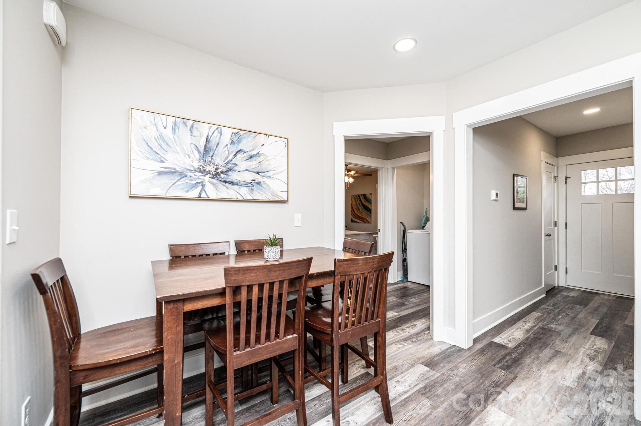 308 W Sycamore Street