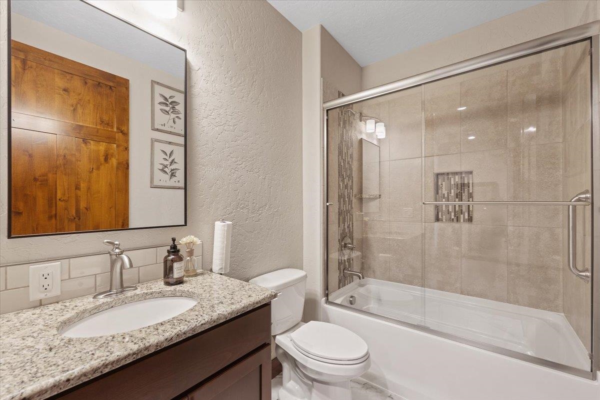 13106 E Copper River Ln