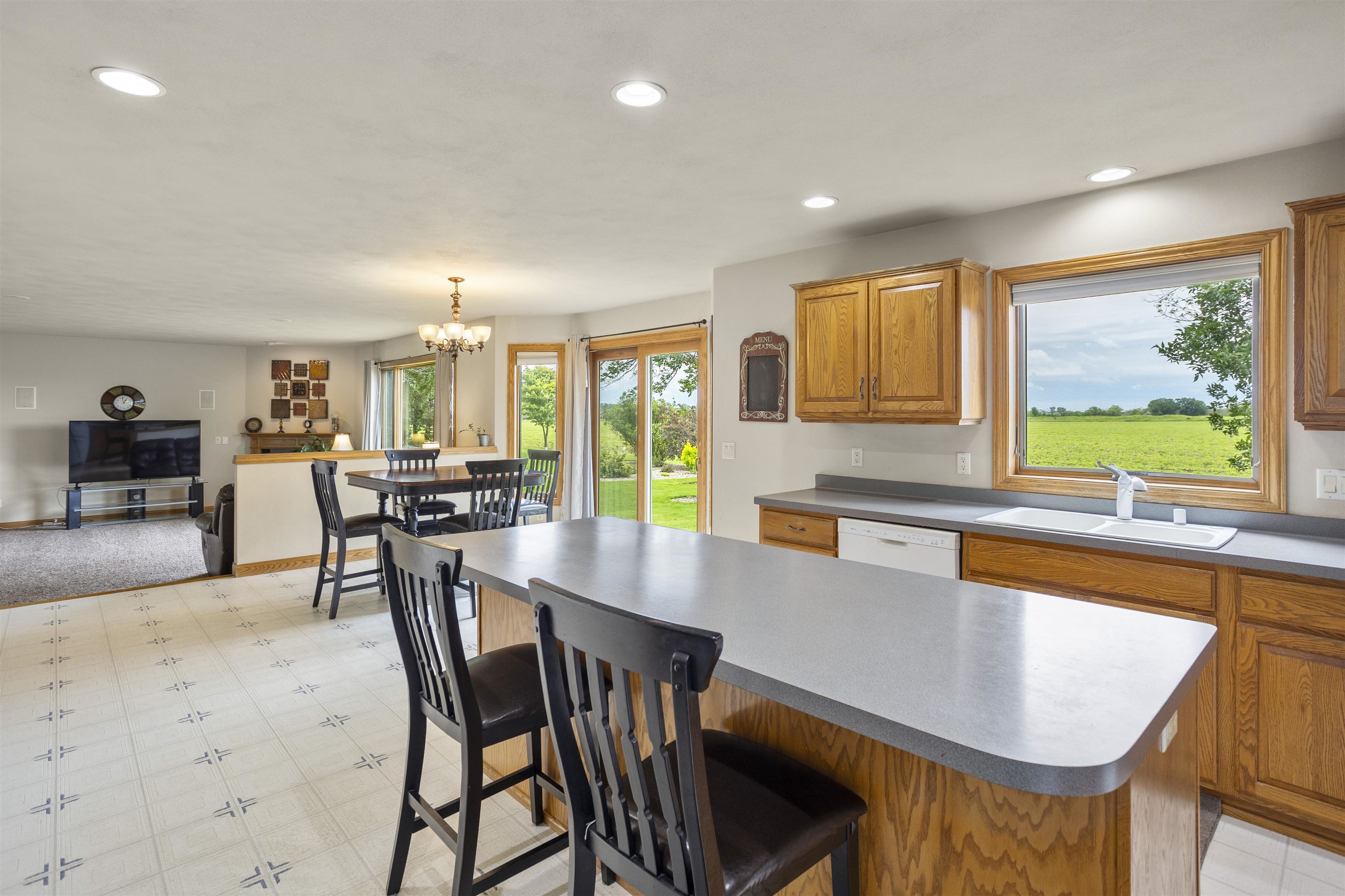 1501 E WYNDMERE Drive