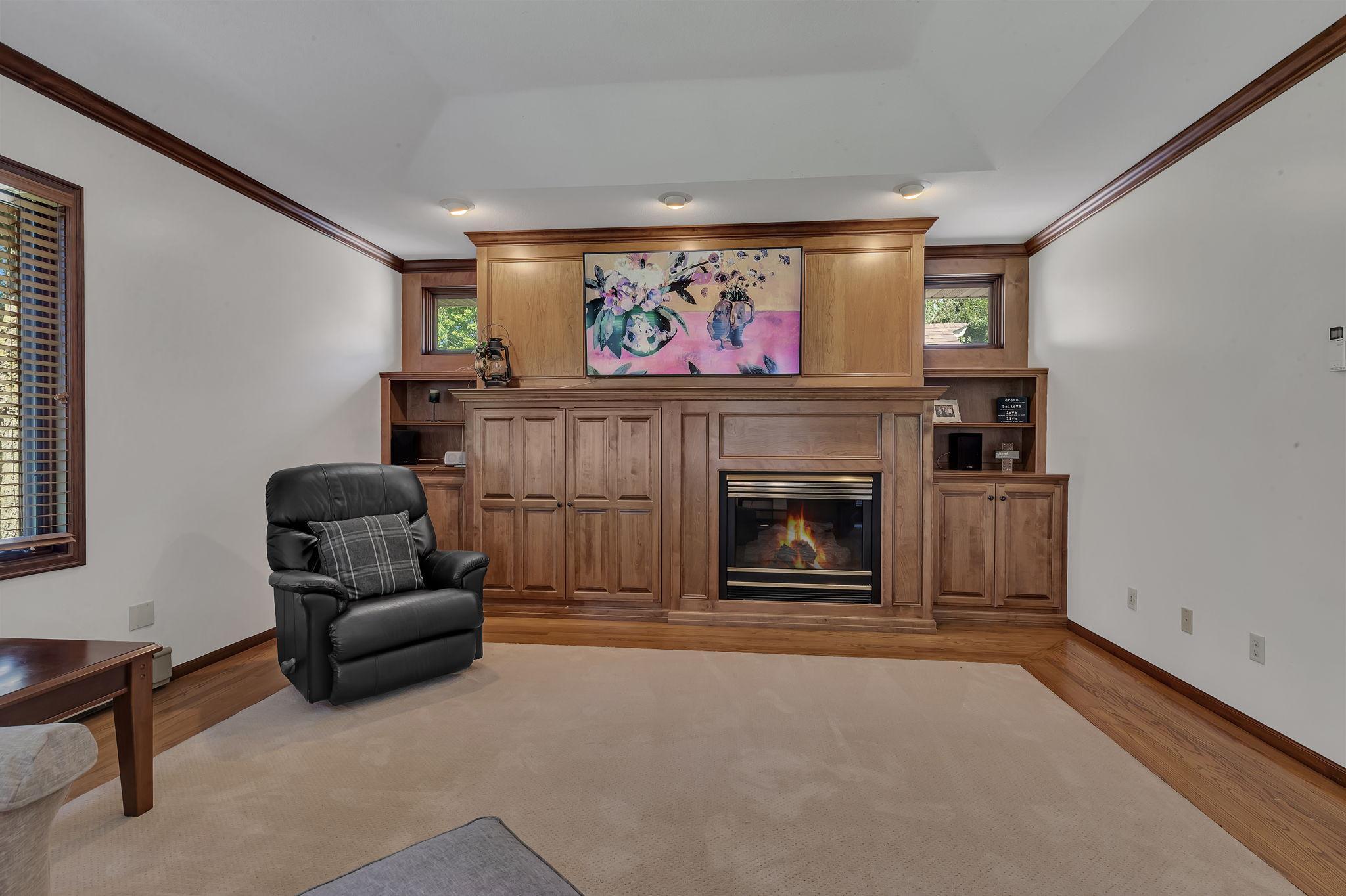 2021 Hillcrest Drive