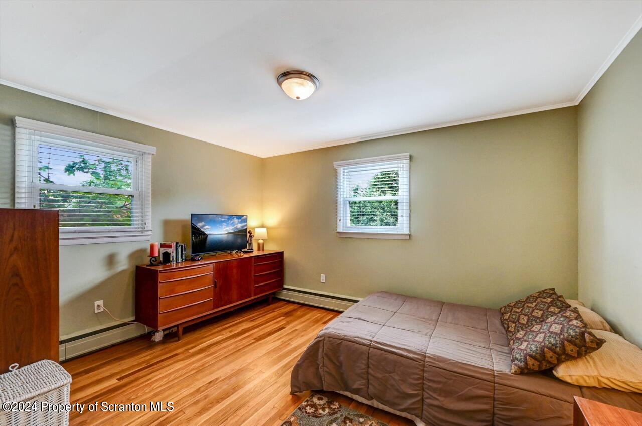 400 Montrose Avenue L113