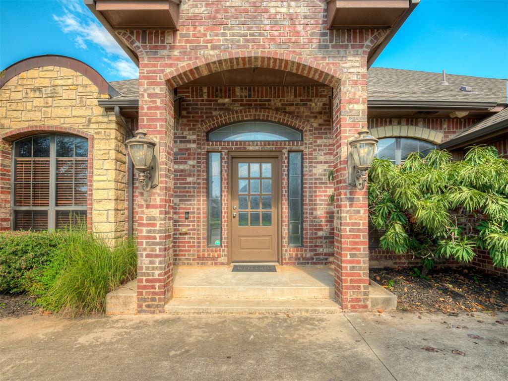 Charming 3-Bedroom Home with Office in Covell Village – Edmond School District
Welcome to this beautifully maintained 3-bedroom, 2-bathroom home featuring a versatile office space and a spacious 2-car garage, perfectly situated in the highly sought-after Edmond School District. Step inside to a bright, open floor plan designed for both everyday living and entertaining. Enjoy multiple dining options with a formal dining room for special occasions and a cozy breakfast area for casual meals. The kitchen is a chef’s dream, complete with granite countertops, ample counter space, plentiful storage, and a walk-in pantry. The dedicated office offers the perfect space for remote work or study, while the home’s thoughtful layout and timeless charm make it a comfortable, welcoming retreat. Located in the desirable Covell Village community, you'll have access to a beautiful neighborhood swimming pool and playground, perfect for relaxing and making memories all summer long. Just minutes away, Mitch Park offers 280 acres of outdoor fun with trails, playgrounds, sports courts, a skate park, amphitheater, and the YMCA athletic complex. Enjoy unbeatable convenience with shopping, dining, and restaurants just moments from your doorstep—everything from local favorites to national retailers is within easy reach, making errands and nights out a breeze. Don’t miss this opportunity to make this Edmond gem your forever home. Schedule your private showing today and start envisioning your next chapter in this ideal location!