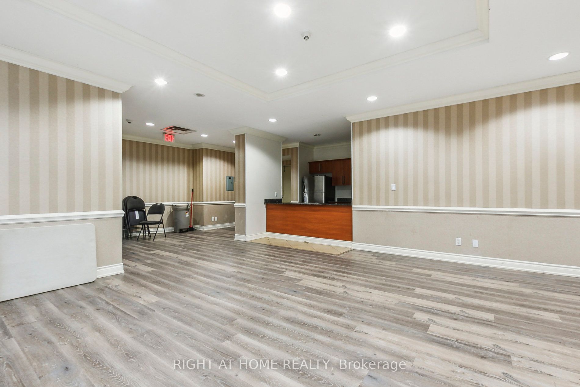 8 Rosebank Dr 17K