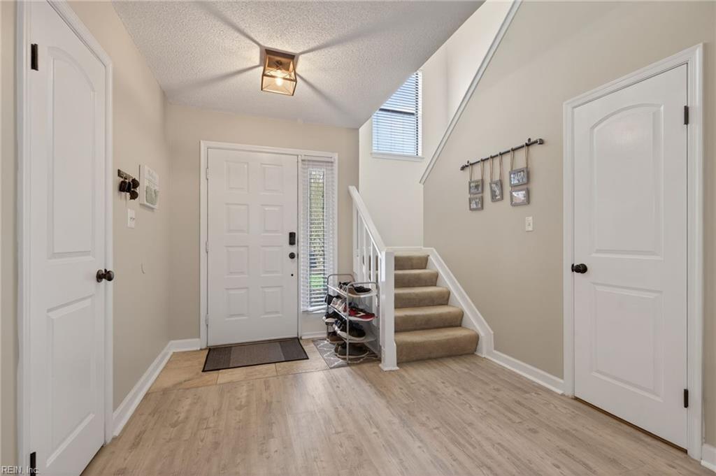 1512 Colonnade Drive