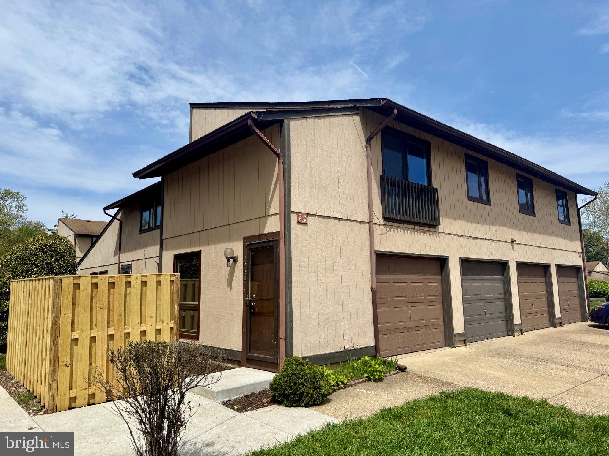 544 Gln Ct  