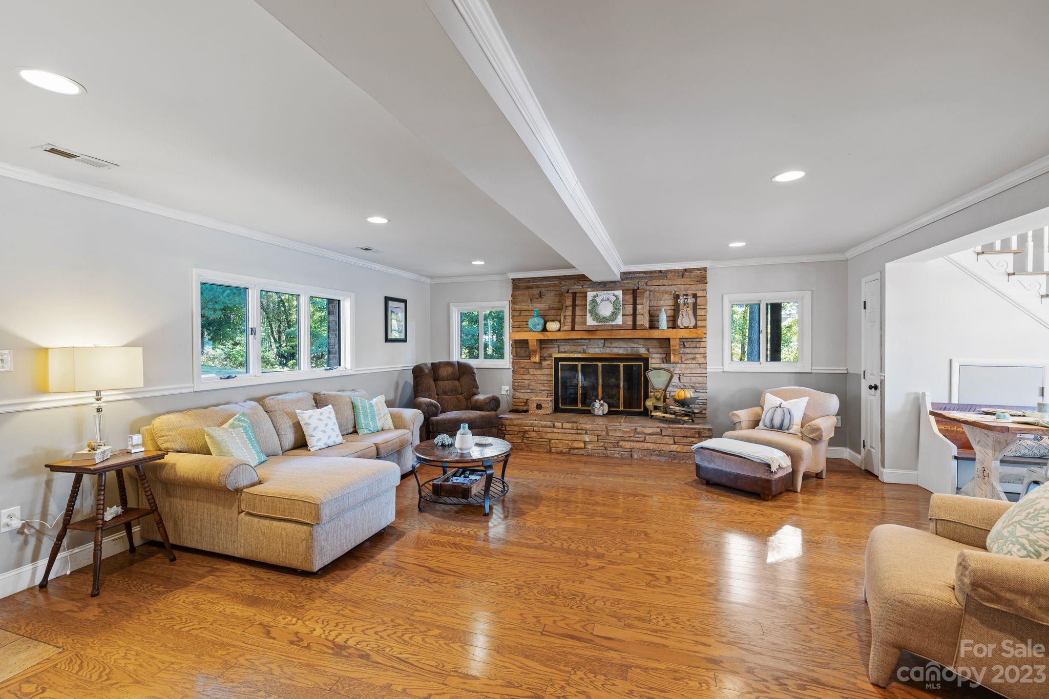 6820 Locke Drive
