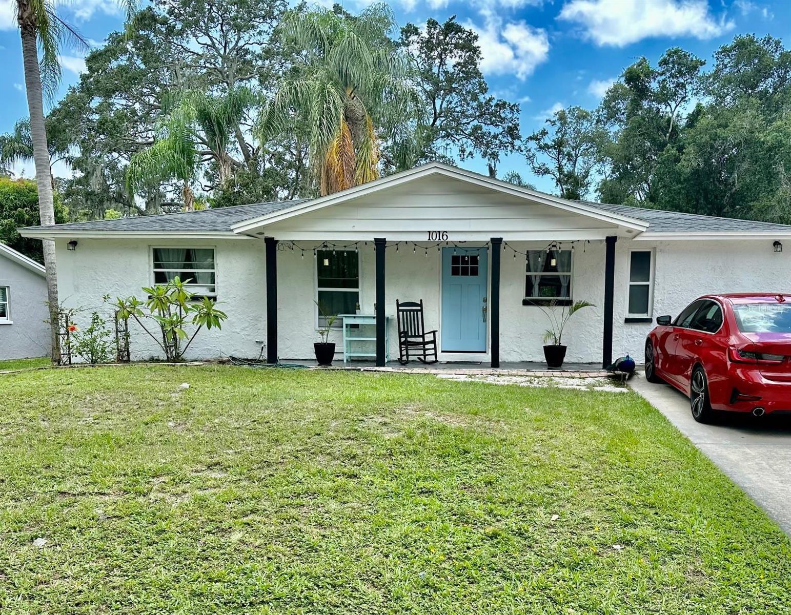 Beautiful Remodeled Home in Clearwater, FL
Welcome to this stunning property located at 1016 Beachwood Ave, Clearwater, FL 33759, just minutes from the world-famous Clearwater Beach, top-rated schools, dining, and shopping areas.
This completely remodeled home features 3 spacious bedrooms and 3 full bathrooms, designed with modern finishes and high-quality materials. The open-concept layout allows plenty of natural light throughout the home, creating a warm and inviting atmosphere.
The property offers a flexible floor plan with the potential to generate two separate rental incomes, making it a perfect investment opportunity or multi-generational home.
Enjoy a brand-new kitchen with stainless steel appliances, updated bathrooms, new flooring, and fresh paint throughout. The large backyard provides ample space for entertainment or adding a pool.
Located in one of Clearwater’s most desirable residential areas, close to Safety Harbor, downtown Clearwater, and the Gulf beaches, this home combines comfort, convenience, and great income potential.
?? Please schedule showings 24 hours in advance — property is tenant-occupied.