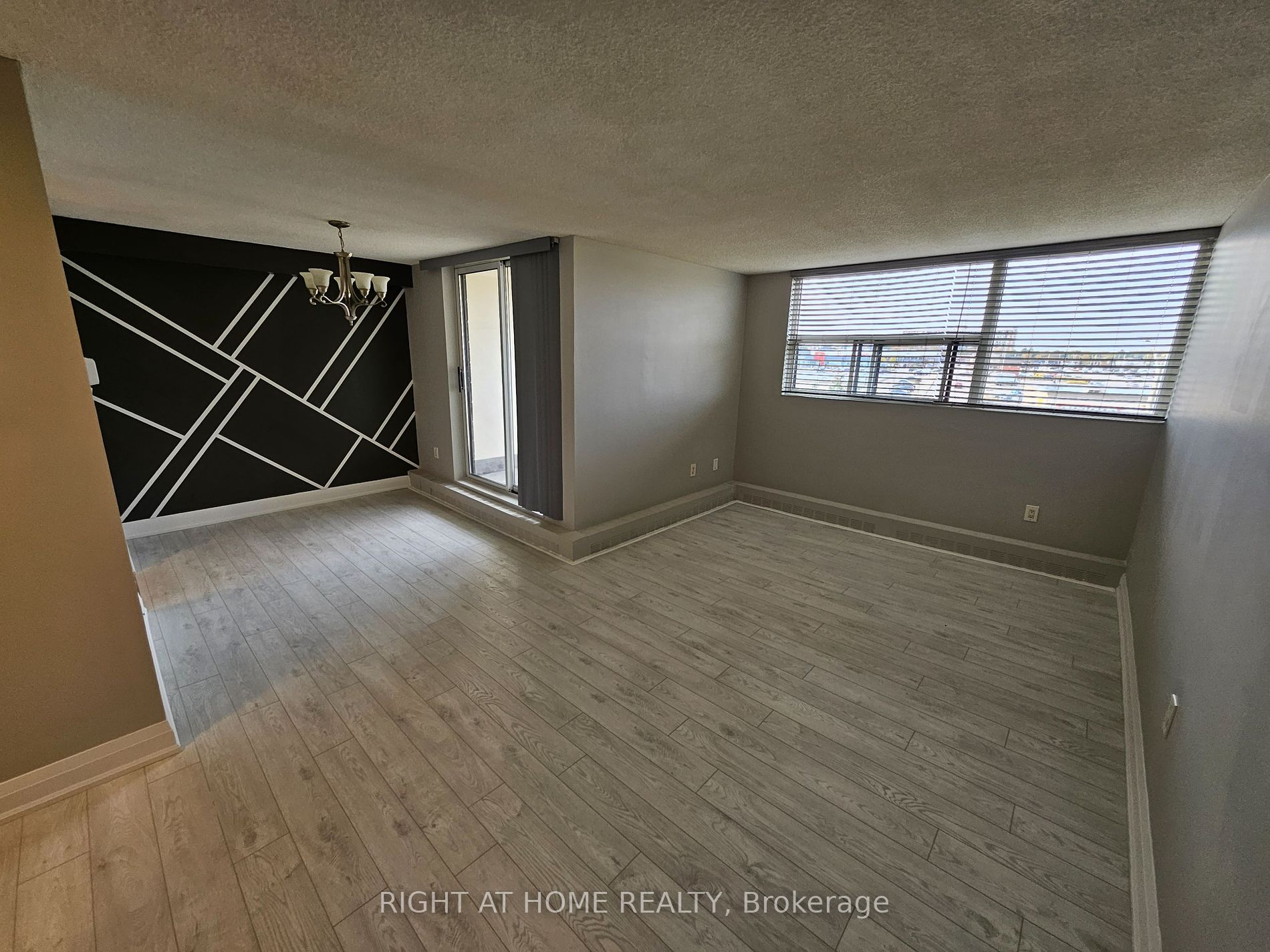 2900 Battleford Rd 403