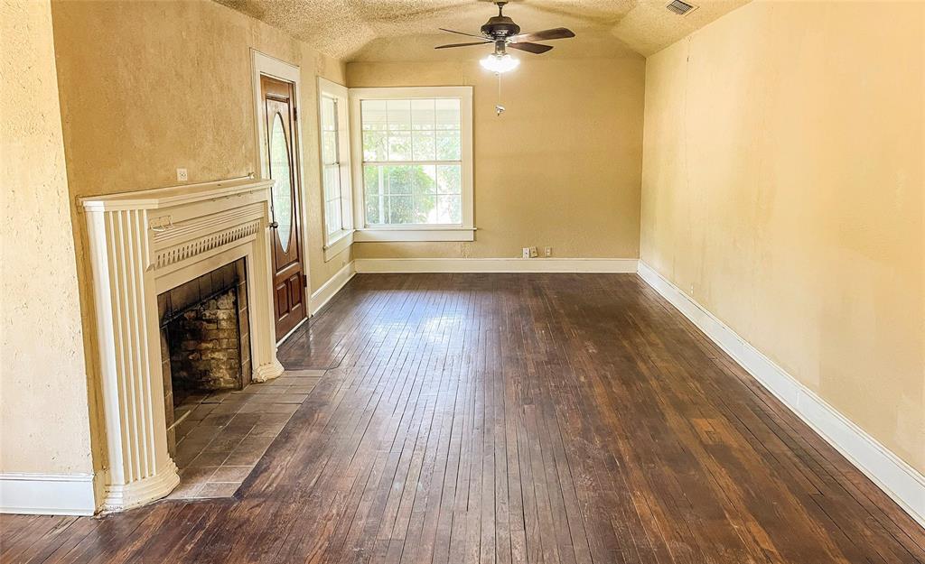 1401 Highway 180 W