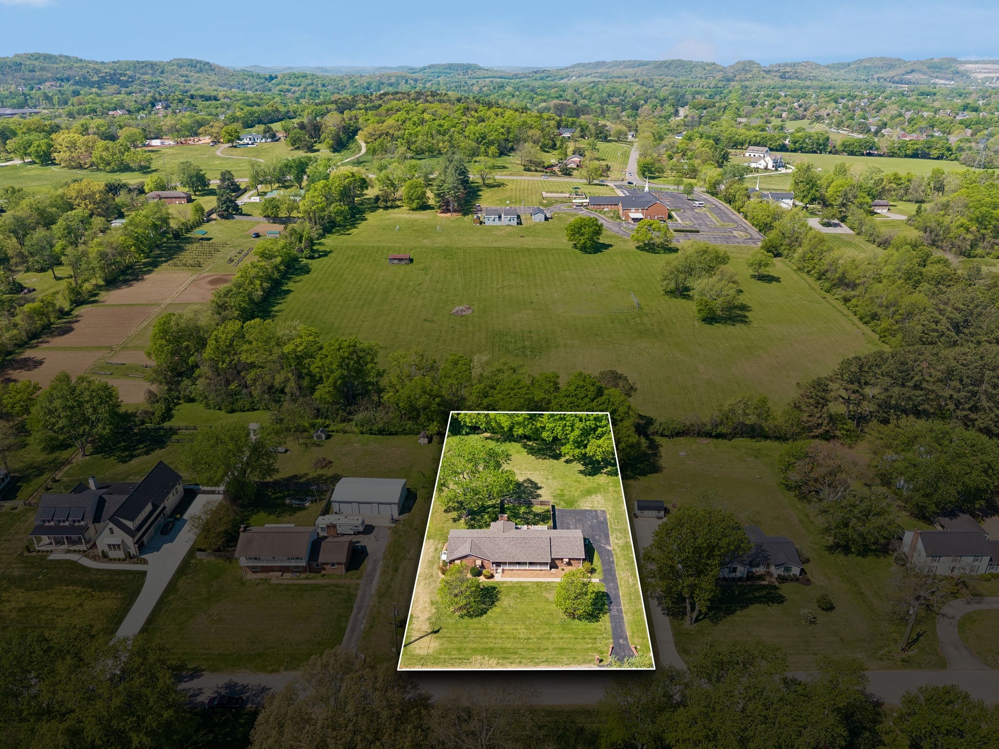 1002 Shannon Ln — sold