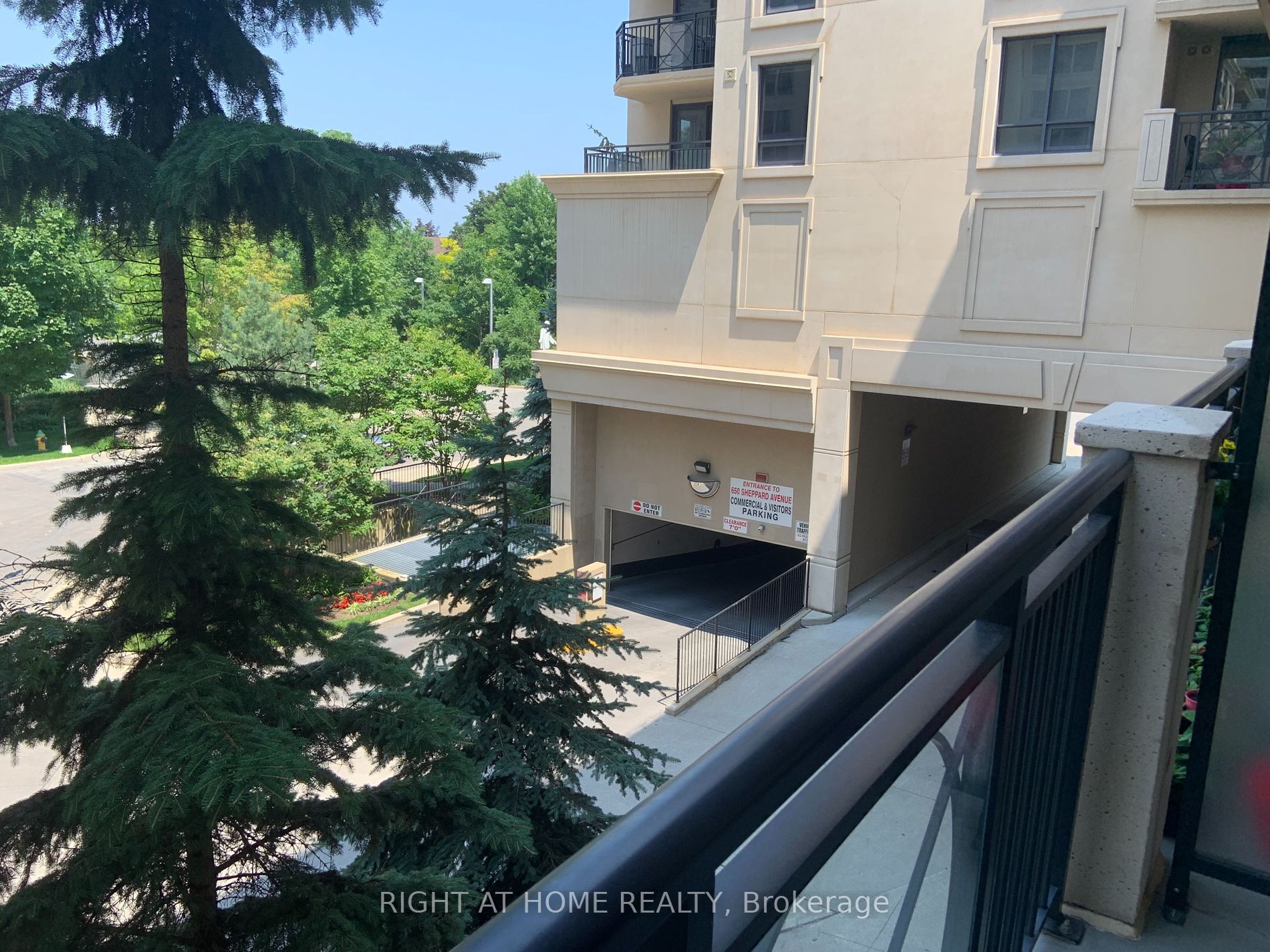 650 E Sheppard Ave 204