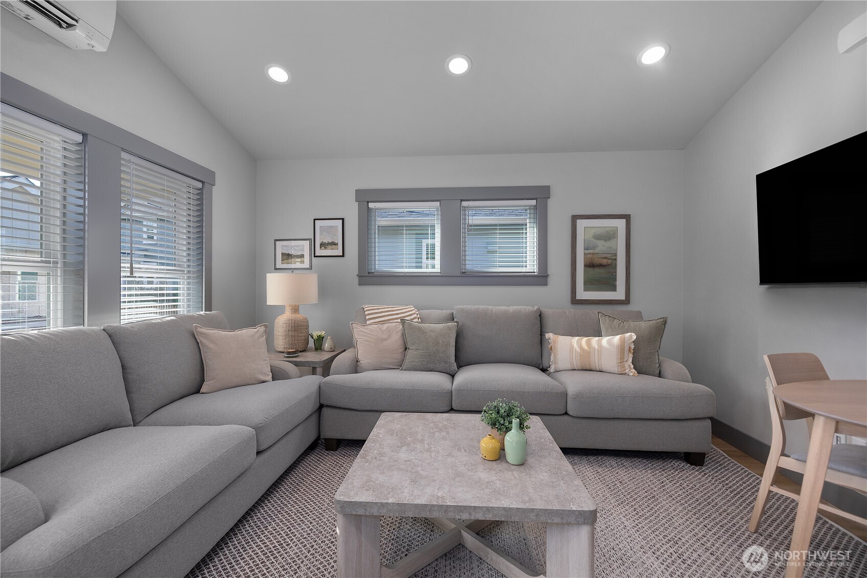 22 Bungalow Loop