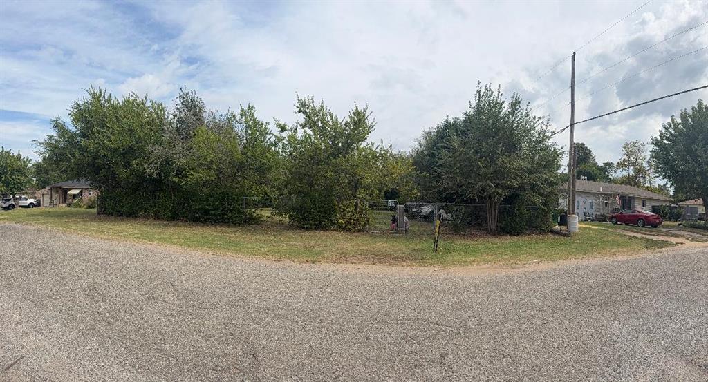 One of a kind! Huge and in the City of Oklahoma City.  This Lot is 102 feet wide and 140 feet deep ready for you to build your dream home on it.  Sewer line runs on the east side of the lot and water runs on the west side of Drexel.  Location is in a great neighborhood close to major highways and airport.