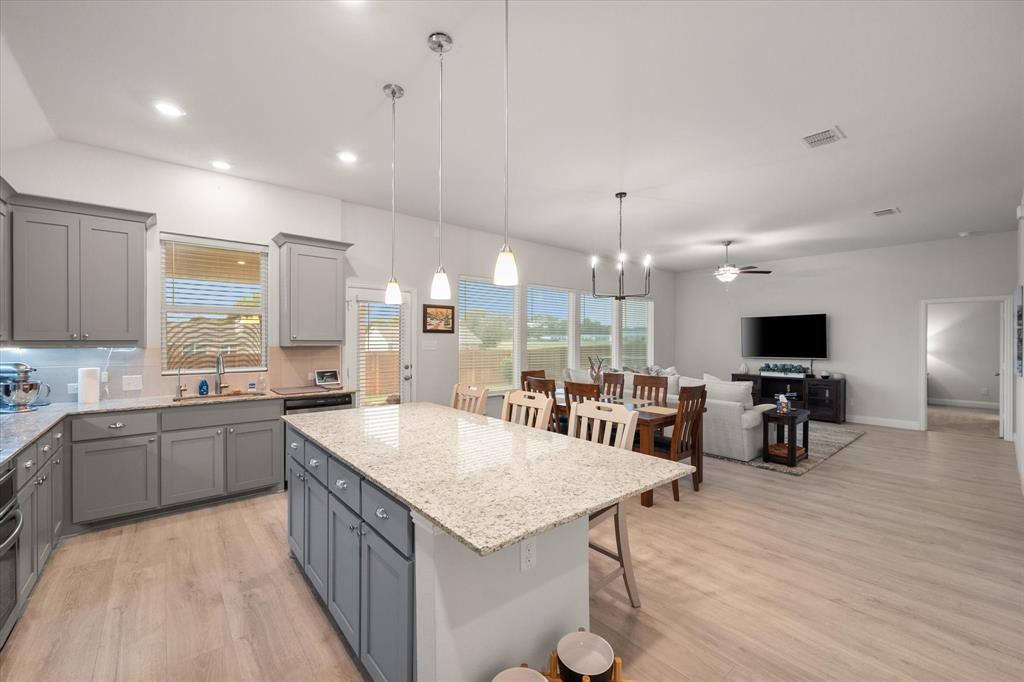 1416 Lakeview Drive