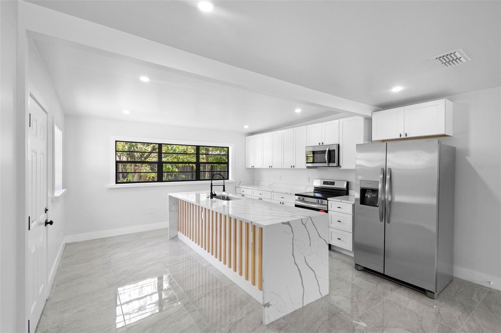 2675 Mimosa Lane
