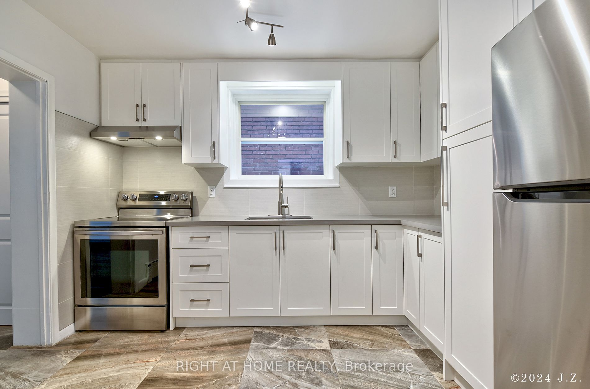 41 Frankdale Ave L/Level