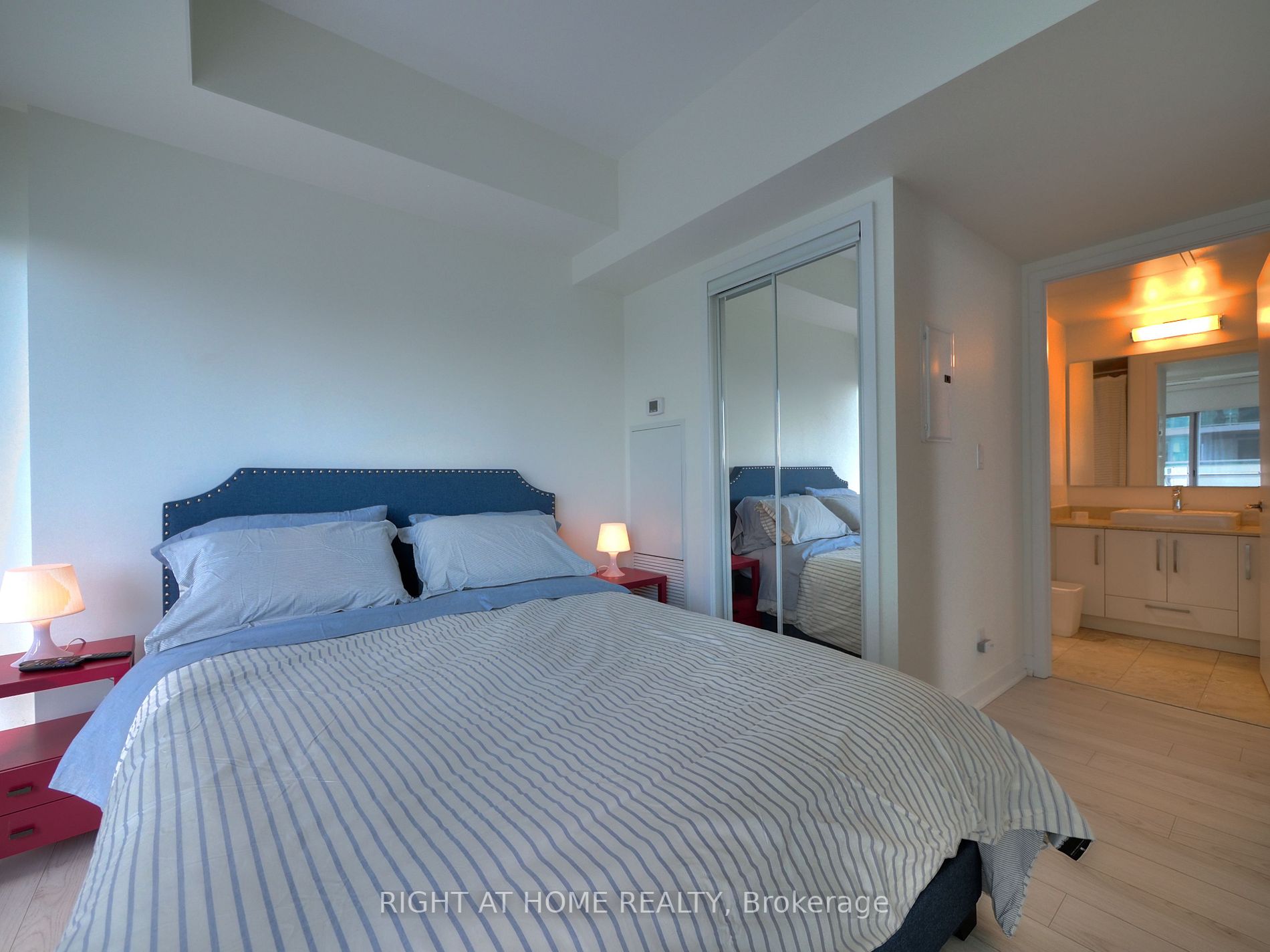 12 York St 2204