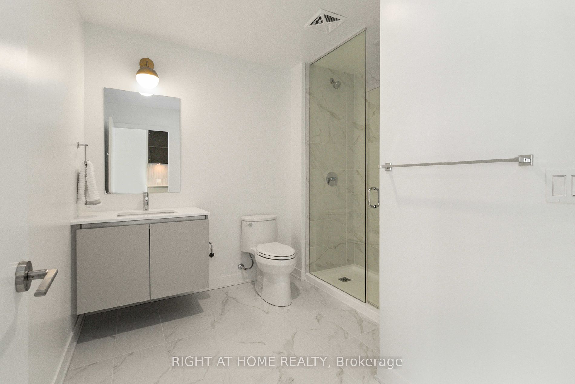 405 W Dundas St 532