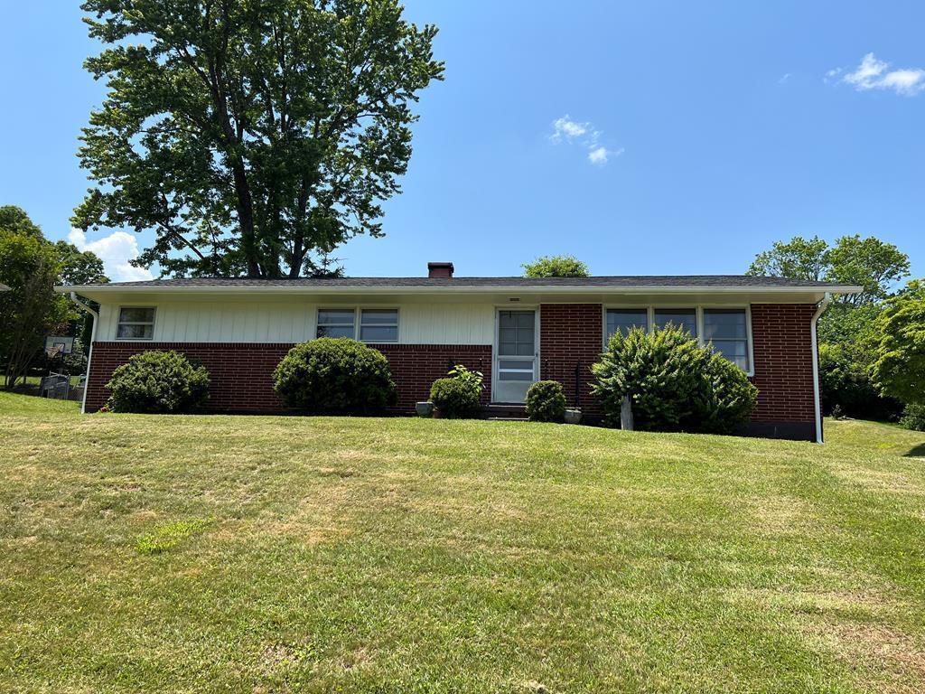 106 Oaklawn Ave in Galax, VA Residential property for sale