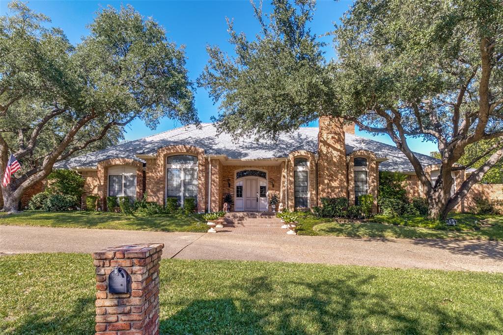 .64 ACRE on a CUL DE SAC LOT in desirable Williamsburg! This impressive home has over 5900 square feet (5936 per DCAD) of untapped potential. 5 bedrooms, 5 full and one half baths. Two of the secondary bedrooms and the primary have en suite baths. The other two bedrooms share a hollywood bath. Huge primary with a spacious 14 x 12 sitting area with fireplace and access to the patio. The very large bath has individual vanities, separate shower, jetted tub PLUS two walk in closets and a sauna. Two separate water closets, one with bidet. Very large rooms with tall ceilings and many skylights. Coffered ceiling in the living room, adjacent wet bar. Beautiful wood paneled study with fireplace and half bath. The oversized garage has a separate 16 x 7 work area with work bench in addition to parking for 3 cars! The house has a very family friendly floorplan with tons of storage and wonderful outdoor space that will shine with updating and renovations.  Bring your contractor and designer to realize the untapped potential throughout the house. Terrific location close to shops and dining.