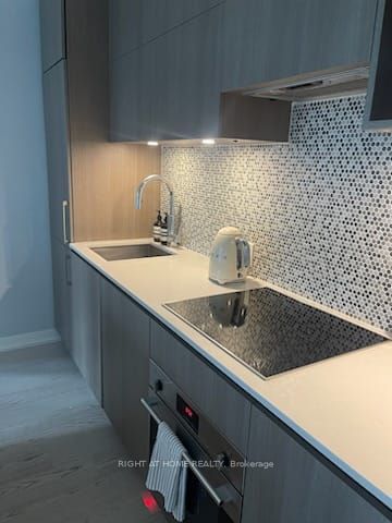 1 Yorkville Ave 805