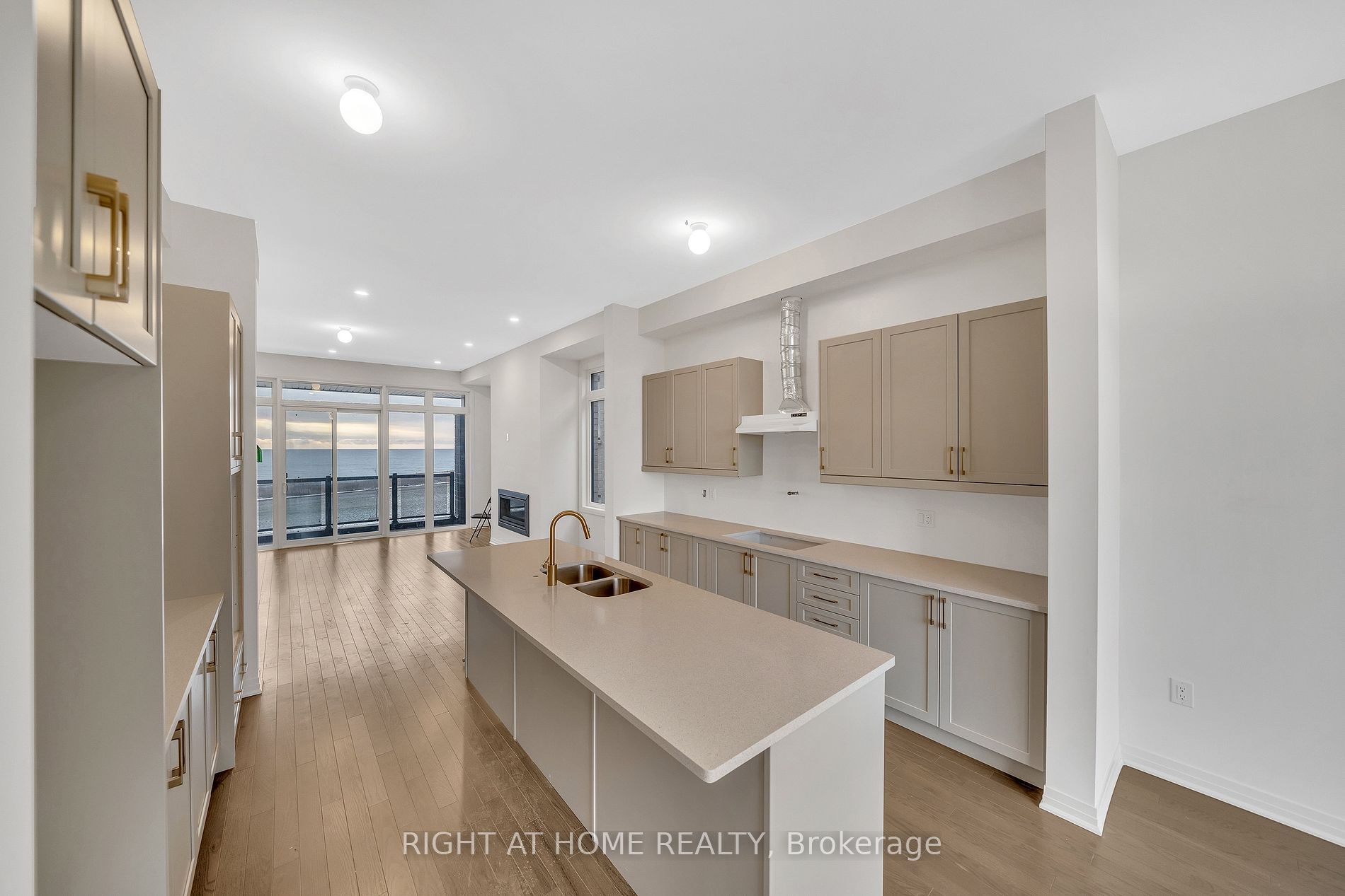 275 Port Darlington Rd