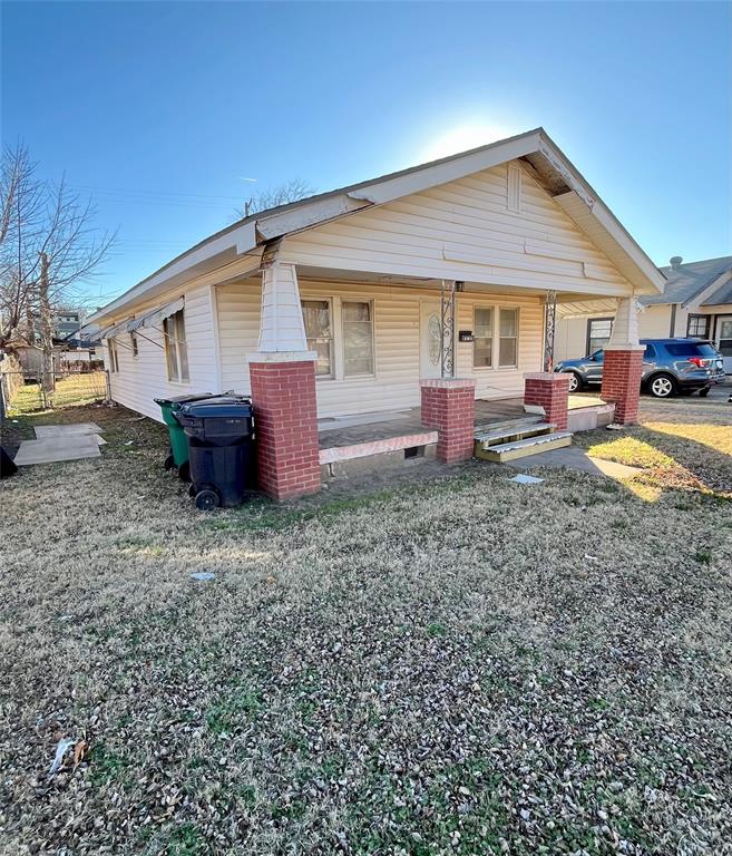 Investor special OKC!This 2 bed home near NW 4th and Blackwelder is a great investment opportunity. Roof is 3 years old, nice sized lot, and a detached garage with carport. The interior is in solid shape, kitchen is spacious, and with cosmetic updates and some TLC this home could be a great flip or rental for your portfolio.
