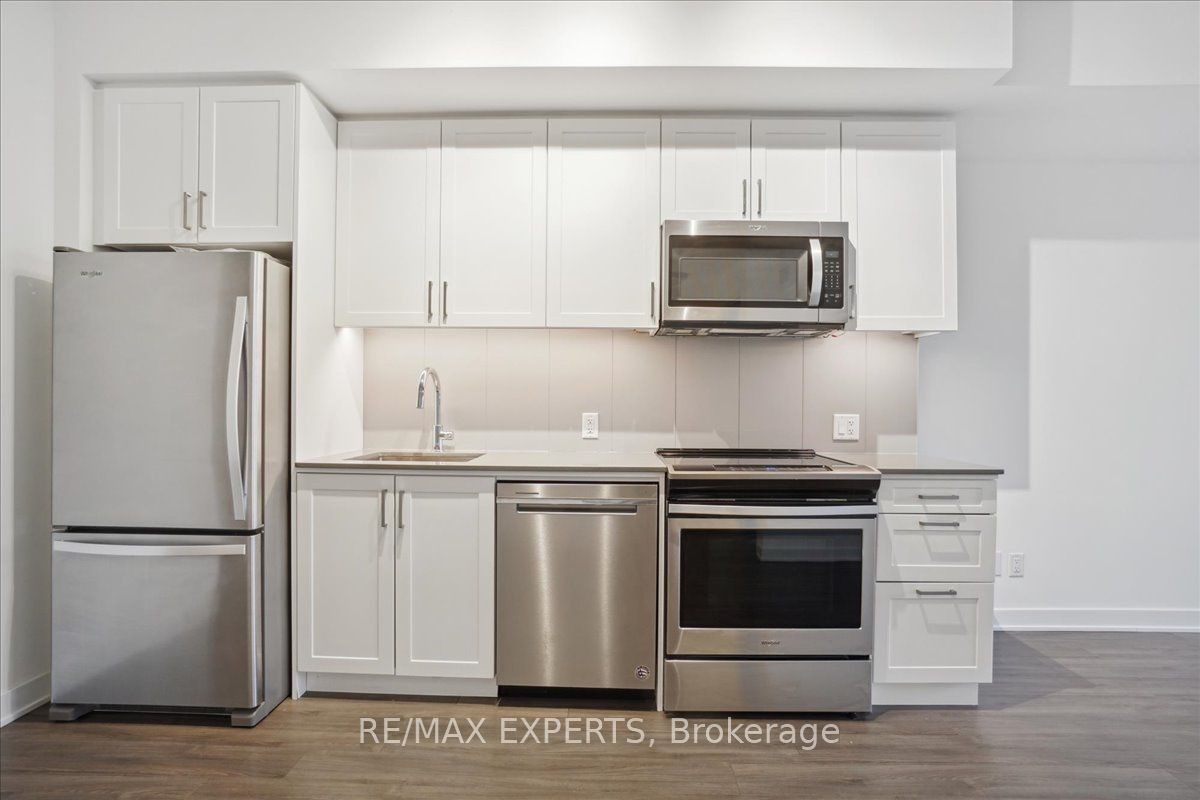 681 Yonge St 209
