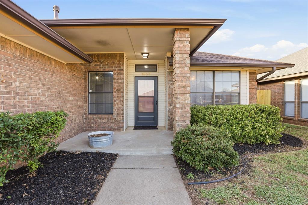 Looking for a move-in ready home in northwest Oklahoma City near Lake Hefner?This 3-bedroom, 2-bath home in the Putnam City School District offers 1,531 sq ft of updated living space and is located at 7807 NW 105th Terrace in OKC.Inside, you’ll find fresh interior paint and brand-new carpet in every bedroom, making it completely move-in ready. The spacious living area features a cozy gas log fireplace, and the functional layout makes everyday living easy.Located just minutes from Lake Hefner, this home offers quick access to outdoor activities, walking trails, restaurants, and shopping. You’re also conveniently close to the Kilpatrick Turnpike and John Kilpatrick Parkway for an easy commute.