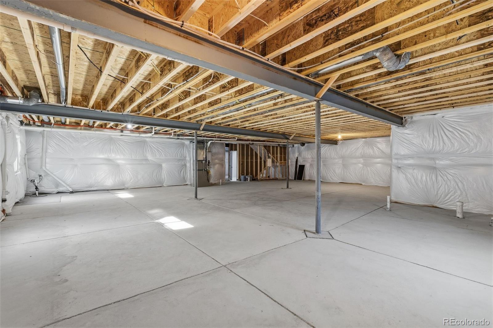 15330 Pontiac Street